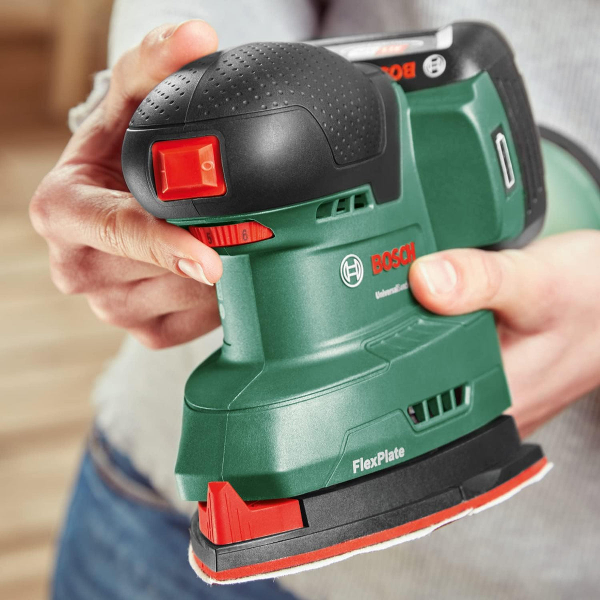 Bosch Cordless Sander UniversalSander 18V-10 (Without Battery; 18 Volt System; for DIY Woodworking; 32x Sanding Papers; in Carton Packaging) – Amazon Edition