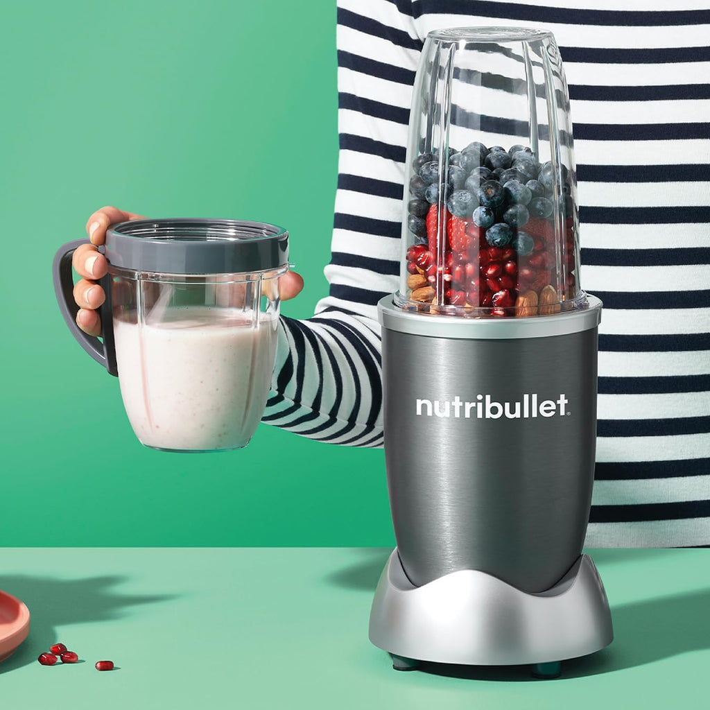 nutribullet Blender 600 Series in Graphite - Powerful 20,000 RPM Extractor Blends Frozen Fruit, Nuts & Ice - 7 Piece Kit Includes Tall Cup, Short Cup, Ideal for Smoothies
