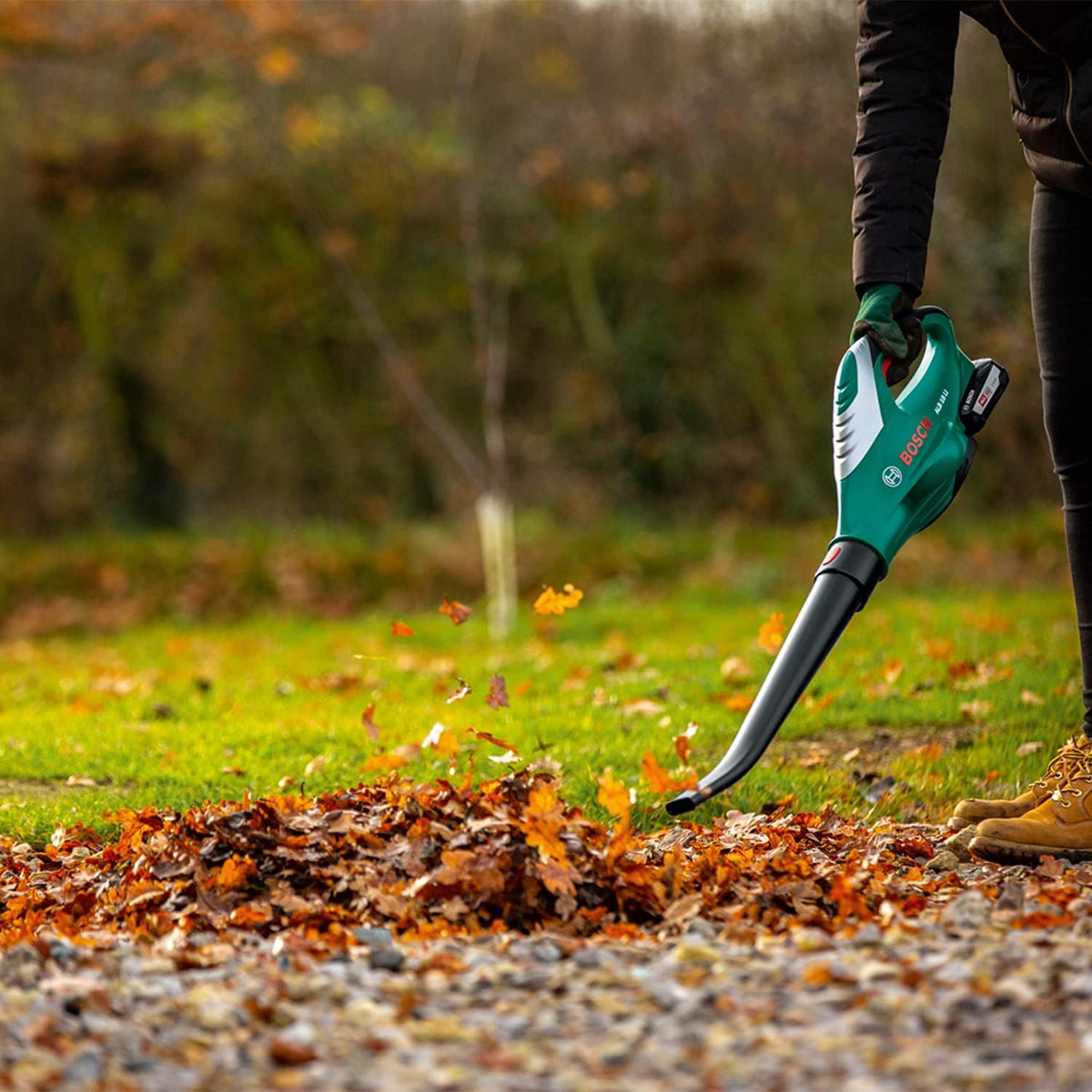 Bosch Cordless Leaf Blower ALB 18 LI (Without Battery, 18 Volt System, in Carton Packaging), Classic Green
