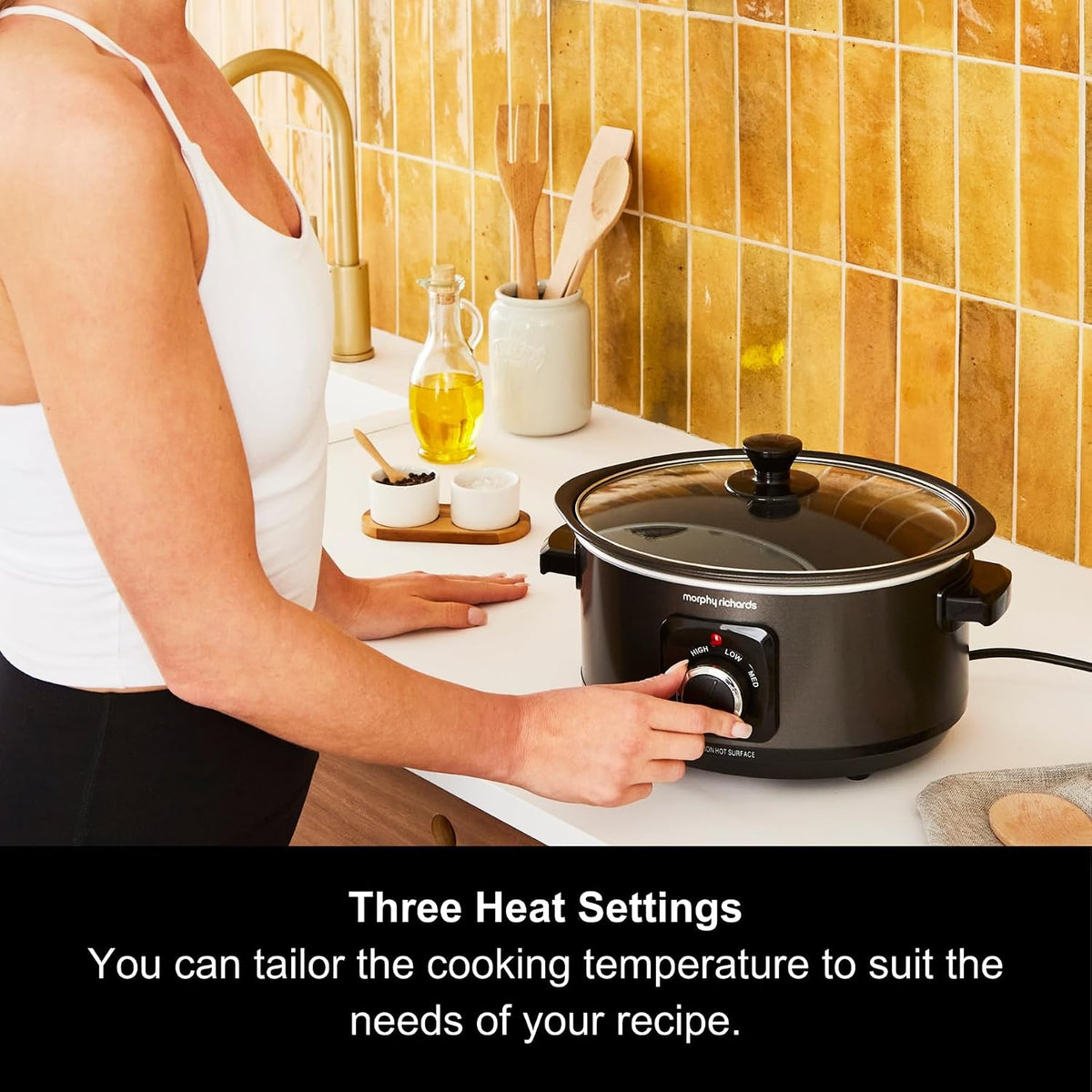 Morphy Richards 3.5L Sear & Stew Slow Cooker, Shatter Resistant Aluminium Pot, 3 Heat Settings, Hob Proof, Easy Clean, 163W, Black, 460012