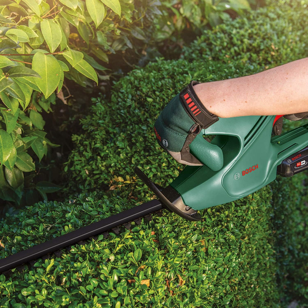 Bosch Cordless Hedge Cutter EasyHedgeCut 18-45 (Without Battery, 18 Volt System, Blade Length 45 cm, Lubricant Spray for Hedge Cutters 250 ml Included, in Carton Packaging) – Amazon Edition