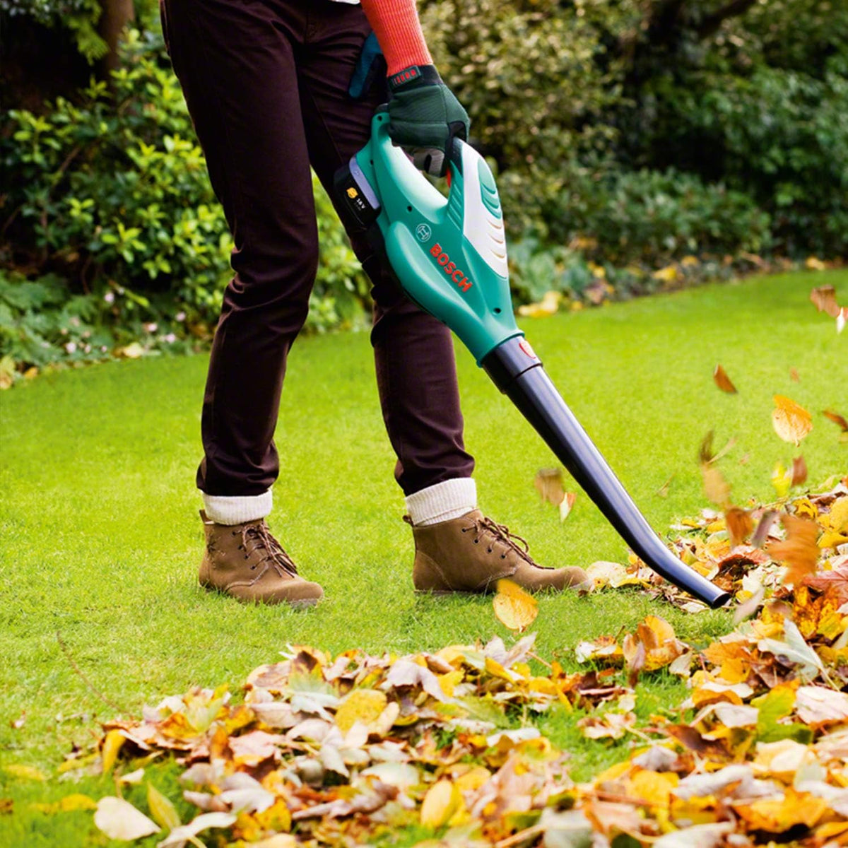 Bosch 06008A0571 ALB 18 LI Cordless Leaf Blower with 18 V 2.5 Ah Lithium-Ion Battery