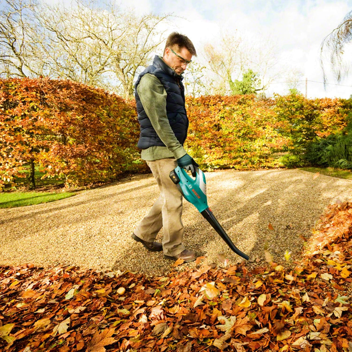 Bosch 06008A0571 ALB 18 LI Cordless Leaf Blower with 18 V 2.5 Ah Lithium-Ion Battery
