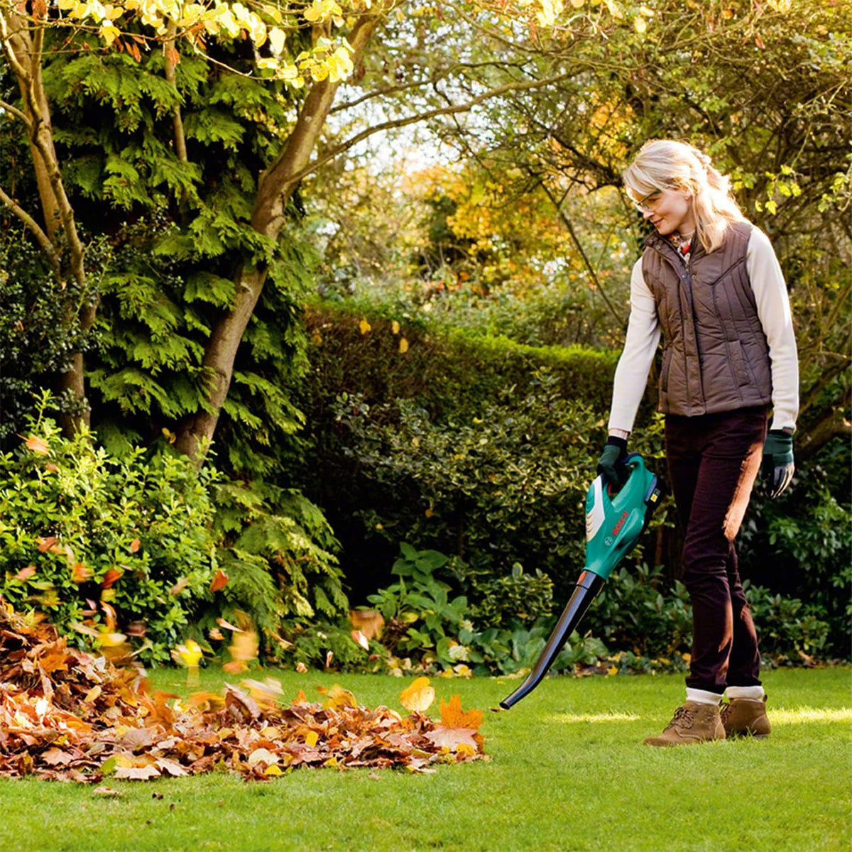 Bosch Cordless Leaf Blower ALB 18 LI (Without Battery, 18 Volt System, in Carton Packaging), Classic Green