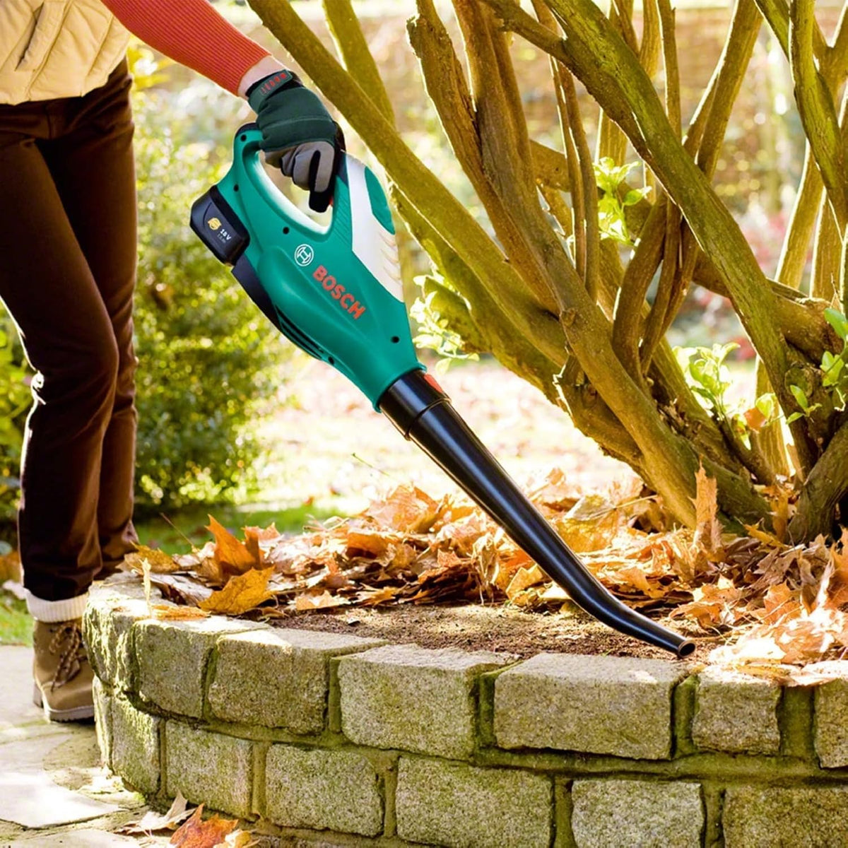 Bosch Cordless Leaf Blower ALB 18 LI (Without Battery, 18 Volt System, in Carton Packaging), Classic Green
